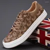 Casual Shoes Męskie wulkanizowane 2024 Gruby Sole Lace Up Men Canvas Fashion Retro Light Oddychające płaskie męskie trampki