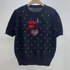 MIUMIUES TシャツデザイナーラグジュアリーファッションクラシックレディースTシャツ春/夏新しいレター刺繍ラブネイルダイヤモンドラウンドネックプルオーバー半袖