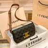 High -End -Designer -Taschen für Celli Women Leder Achselstasche Neues schwarzes Gold Highend mittelalterlicher Crossbody -Stick -Tasche für Frauen Tasche Original 1: 1 mit echtem Logo und Schachtel