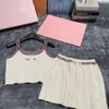 Miumusus Top Designer Designer Luxury Sans manches chars pour femmes Camis Printemps NOUVELLE lettre brodée à la mode Ensemble de jupe minimaliste