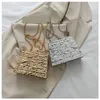 Kvällspåsar Designer Tin Foil Print axel lyxig middagar Purses PVC Bag Tropezoid Gold Akrylbox för kvinnor