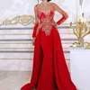 Rode Saoedi -Arabische zeemeermin Avondjurken Bateau Neck Lange mouwen Appliques Lace Satin over rok Dubai Vintage prom jurken forma2267953