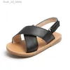 Sandals Girls Sandals Summer Fashion Solid Color Kids Beach Sandals Soft Bottom Boys Sneakers Teli piatti T240415
