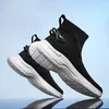 Chaussures décontractées 2024 Couples Chaussettes Sports Fashion Breathbale Black Trainers Hommes Walking Walking Sneakers High Top Women's Gym