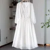 Casual jurken witte geborduurde chiffon jurk voor lente zomer vrouwelijk 2024 high-end temperament losse afslank vakantie lang