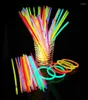 Decorazione per feste 100 pezzi Fluorescenza Luce Luce bastoncini Collana Bracciale Birthday Halloween GlowSticks2535841 colorato