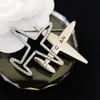 Hot Luxury Airplane Brosch Designer Pins Broche Brand Letter Brooches 18K Gold Crystal Pearl Suit Pin Christmas Gift Party Marry Myckes Män Kvinnor älskar Accessorie