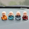 4PCSSet Resin Crafts Gift Lovely Little Little Monk Sculptures Cute Monks Boeddha Beelden Creatieve Boeddha Dolls Tabel Auto -decoratie 240408