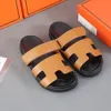 Designer Sandals Slides Slifor Sandalo Sandalo Scarpe da donna in pelle Luxury Slipper Sandal Sandalo Durevole Comfort Darice 35-42 con scatola