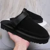 مصمم النعال النساء Goldencoast Clog Slipper Tasman Shearling Slides الكلاسيكية المصغرة الأزر