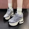 Chaussures décontractées Femmes Haute plate-forme baskets printemps d'été respirant 10 cm d'épaisseur Sole Mesh Air Chunky Dad Sport