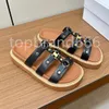 Flip flops loafer skor skjutreglage sandal sommarläder designer lyx sko glid kvinnor gladiator män sandale strand platt toffel mule solig sexig