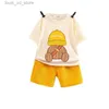 Set di abbigliamento Summer Baby Boy Set Set da ragazza magliette per bambini e pantaloncini 2 pezzi Adattati per bambini a maniche corte orso orso superiore outfit di fondo t240416