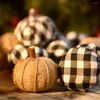 Decoratieve bloemen herfstoogst decor prop 8pcs kunstmatige pompoenen herfst ornamenten Halloween jurlap pumpkin thanksgiving banket huis