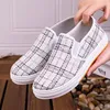 Chaussures décontractées 2024 Fashion Slip-On Lazy Breatchable Outdoor Tissu Shoe Sports Running Sneaker Footwear Soft Footwear Femme Femme Girls