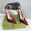 Designer Femmes Chaussures de marque luxurys pointues Partage de soirée Chaîne Chaîne de talon Slingbacks Cuir Pumps Sandage Sandales Embellies en cuir Taille 36-41