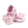 Första Walkers Baby Girl Spring and Summer Sandal Söta bowknot prickar mjuk bomull hög kvalitet född småbarn 0-12 månader 2024 mode