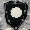 Nouveaux colliers de pendentif de mode classiques pour femmes Collier de médaillon de feuilles de feuilles élégantes