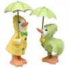 Decorações de jardim 2pcs patos estátuas 1 par fofo pequeno com guarda -chuva decoração de pato de pato de resina