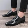 Dress Shoes 2024 Aankomst formele mannen Black Brown Banquet Classic Leather Brand Fashion Shoe Man Social For Heren