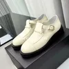 Sapatos casuais primavera outono de couro genuíno redondo de pé sólido mocassins planos femininos de fivela de fivela de boca profunda