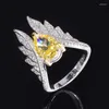 Cluster Anneaux S925 Silver High Carbon Diamond Personnalize Angel Anneau Anneau Main Stone 7 10 Bijoux de fiançailles en gros