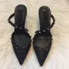 Designer High Heels Slippers Classics V Marque Femmes Chaussures de mariage 6cm 8cm 10cm Talon mince Point Nude Black Gold Sildal Sandal