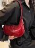 Hobo Koreanische Ins Stil rotes Patentleder Frauenbag 2024 Frühling vielseitige Schulter -Unterarm -Taschen Lady Modehandtaschen