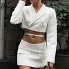 Vestidos de trabajo Oymimi Fashion White Two Piece set para mujeres Elegantes topas de manga larga laca-up y bolsas de cintura baja mini slirts sets