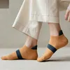 男性の靴下の足首綿の綿の通気性のある夏のファッション目に見えない混合色の吸収スウェットカジュアルスポーツショート