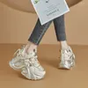 أحذية غير رسمية أحذية رياضية للسيدات صيف 2024 تنس أنثى على منصة المدربين حذاء امرأة سميكة وحيدة الورود