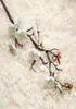 20pcs lote de ameixa Flores de cerejeira Flores artificiais de seda Plástico Haste Sakura Tree Branch Decoração Decoração de Casamento Wreath16667124