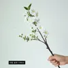 Decoratieve bloemen gesimuleerd Single Branch Cherry Blossom Diy Indoor Home Living Room Wedding Balkon Flower Vine Decoratie Artikelen