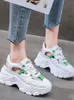 Casual skor fujin 7cm äkta läder kvinnor sommar sneakers ihålig andningsmode plattform kil vit