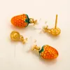 Boucles d'oreilles de glaçure en émail à la fraise, boucles d'oreilles en conception de luxe classiques, bijoux de charme aux fruits, perles de créateurs, adapté aux vêtements quotidiens des femmes