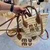 Große Kapazität Beach Bag Mimu Sektor gewebte Tasche Hochwertige Strohbeutel Sommer Mode vielseitiger Gemüsekorb -Bag Designer Handtasche für Frauen