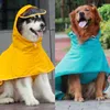 Hundkläder Teddy Koki Golden Hair Pet Clothing Egg Yolk Man Pu Raincoat Stora leveranser Vattentät utomhus
