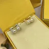 Fendin Earring Woman Regalo Nuova lettera F Diamond Orecchini perle Eleganti piccoli orecchini di ago argento semplice e versatile