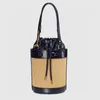 Designer Heren en Dames Mini Leather Bucket 637115 Mode draagbare draagtas Drawstring Crossbody Tas Temperament portemonnee Kaarttas