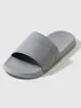 Slippers 2024 Summer Men's Solid Home Slides Occasionnelle One Slip Open Open Toe pour la marche intérieure et la douche de salle de bain