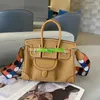 Ladung Totes Bk Stoff Handtasche 2024 Neue echte Leder -Damenbeutel mit Canvas Mode Platinum Bag Wellenpunkt Schultergurt Handhelds haben Logo Hb9mnt