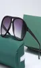 Designer Solglasögon för män Klassiskt mode Big Frame Märke Eyewear Women Vintage Sun Glasses 714 med Box7894207
