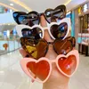 Sonnenbrille Neue trendige kühle kühle Kinder bunte glänzende quadratische Sonnenbrille Mädchen trendy modische süße Sonnenbrille Kinder Brillen Eyewear 24416