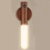 Sensore di movimento della lampada a parete Scontro in legno interno SCONCE STEPPLESS DEMMING USB Luce notte magnetica ricaricabile per la cucina del corridoio per camera da letto