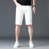 Summer męskie Slim Fit White Black Denim Shorts Lyocell Comfort Fabric cienki rozciąganie krótkie dżinsy Mężczyzna 240416