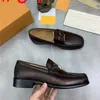 Schema di abbigliamento da design da uomo da 5 stile da maschile da strada da strada lampe di palette in pelle nera Slip su scarpe formali Feste per matrimoni Rivet casual Plus Times 38-45