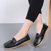 Zapatos casuales de cuero genuino Slip on Women Flats Mocasins Mocasines para mujeres Primavera Autumn Mother Shoe Big Size G76