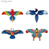 1 Uppsättning av barns flygtrakar Cartoon Butterfly Mermaid Parrot Magpie Eagle drakar med handtag utomhusleksaker för barns flygning drakar Y240416