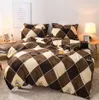 Bedding Sets 2021 Bed 4pcs Fannel Fabric Set Duvet Cover Sheet Pillowcase King Queen Size Brown Plaid Linen1818632