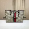 Toppdesignväska tygväska klassiska handväskor stor kapacitet på väska mode shopping väska på väskan läder plånbok dam designer rese väska